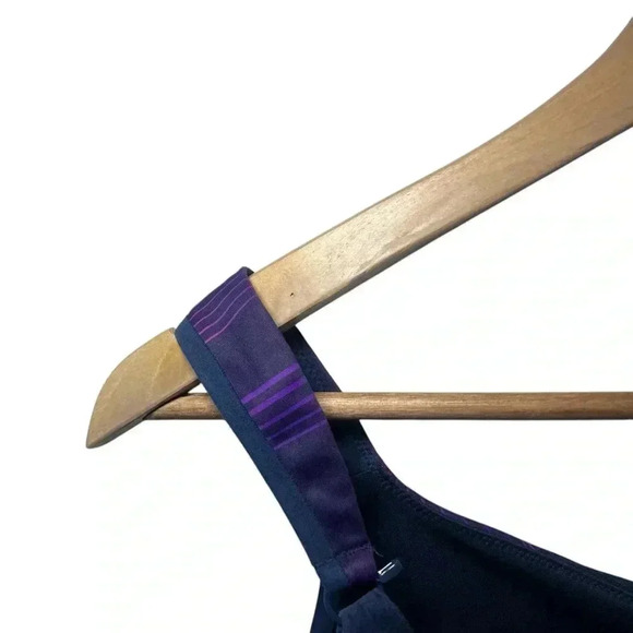 Women's Brooks Convertible Sports Bra Matrix Navy Print - Picture 11 of 16